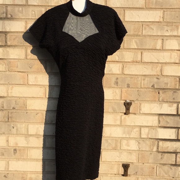 Sexy black crinkle form fit dress - Picture 2 of 9